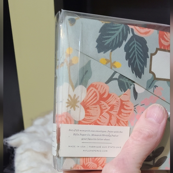 Rifle Paper Co. Floral 25 Monarch Size Envelopes Set - Picture 3 of 7